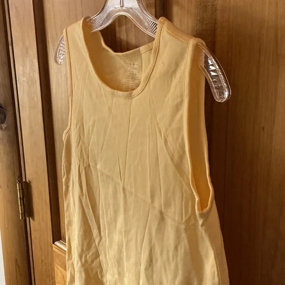 L.L. Bean Women's Light Yellow Tank Top Size Medium - Picture 4 of 5